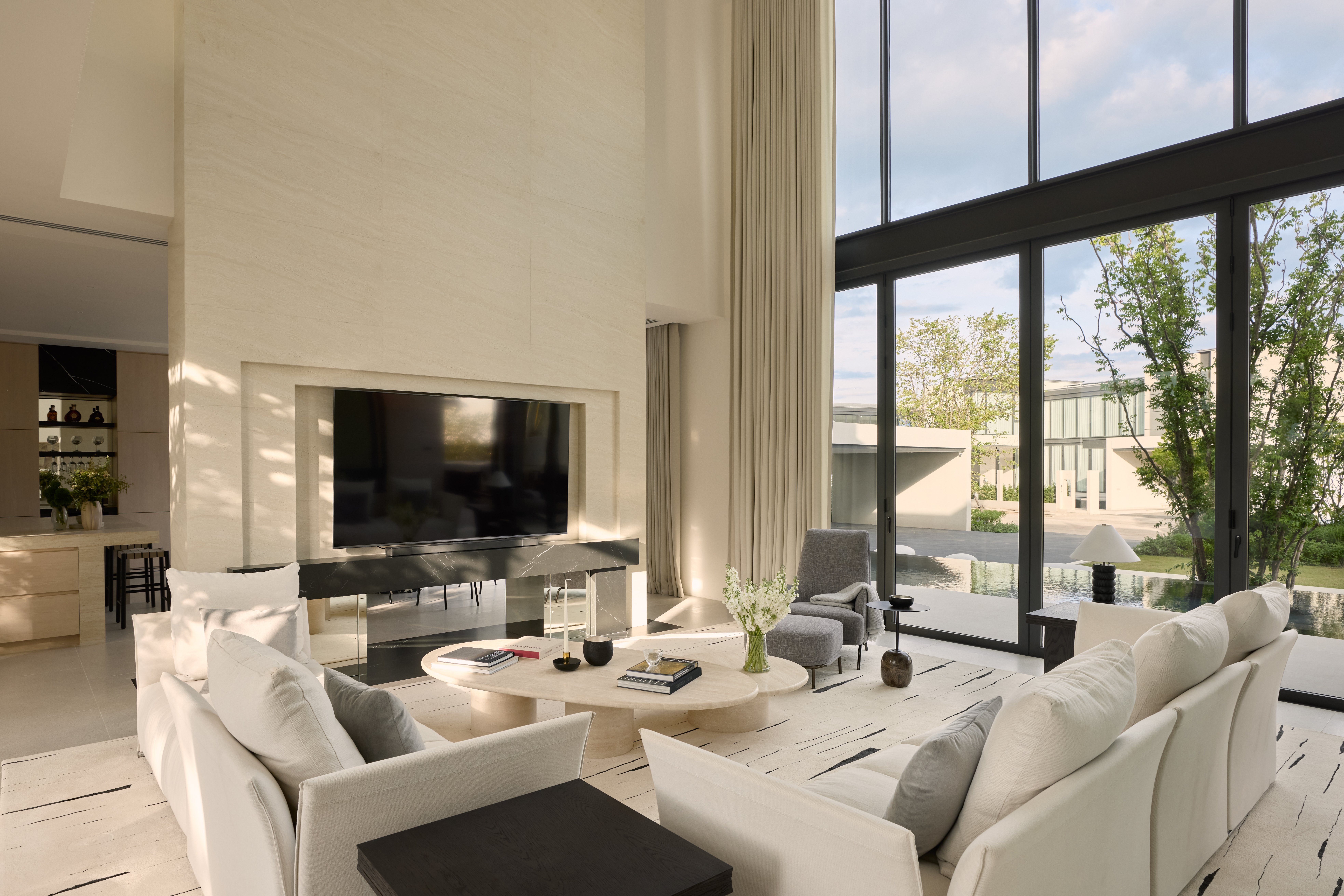 Lavish Estates 17